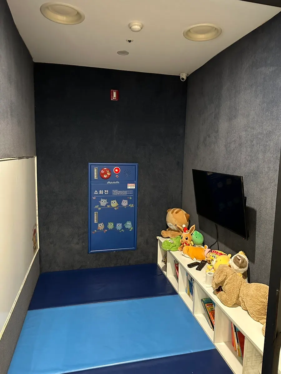 평일에도 손님이 많은 매장 내부