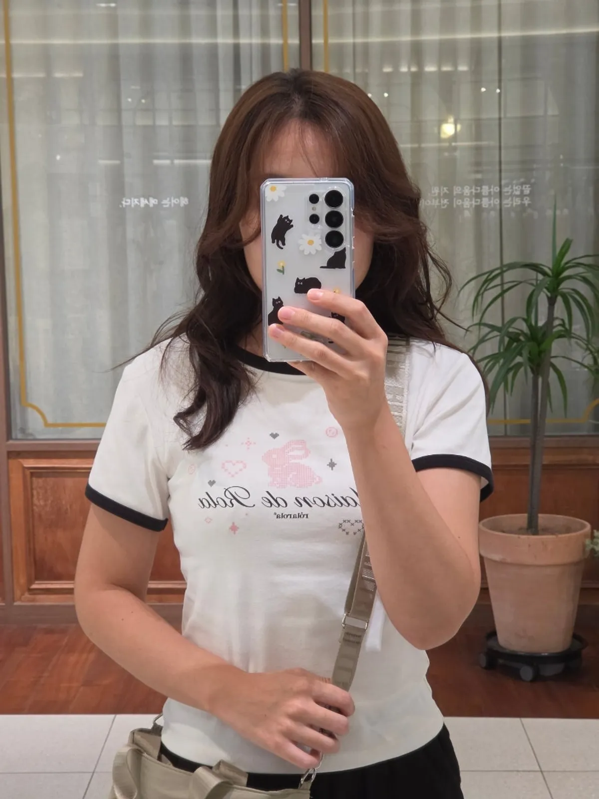 긴머리 디자인 펌 완성 후 세로 인물 사진