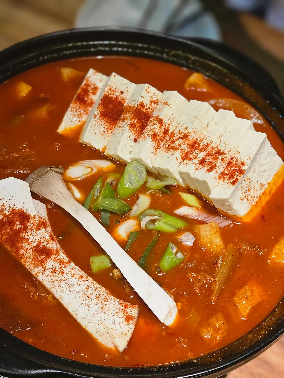 보글보글 끓는 삼겹살 김치찌개