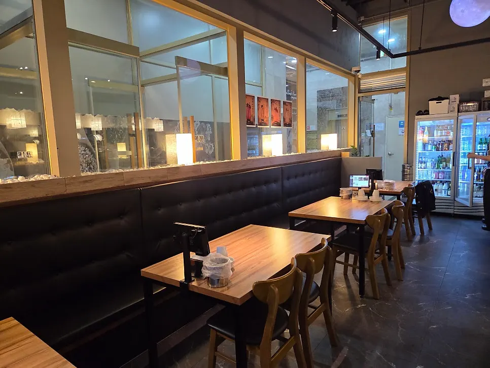 Exterior view of the bar and restaurant near Dongtan Bukgwangjang