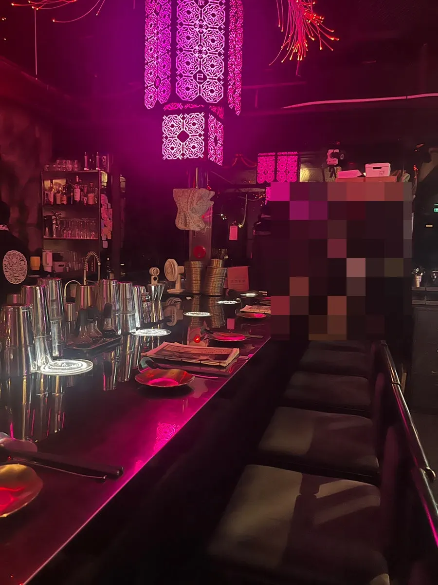 Interior decorations and seating at Jusindang Gangnam