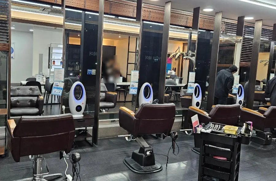카미야헤어 영통점 대기 공간