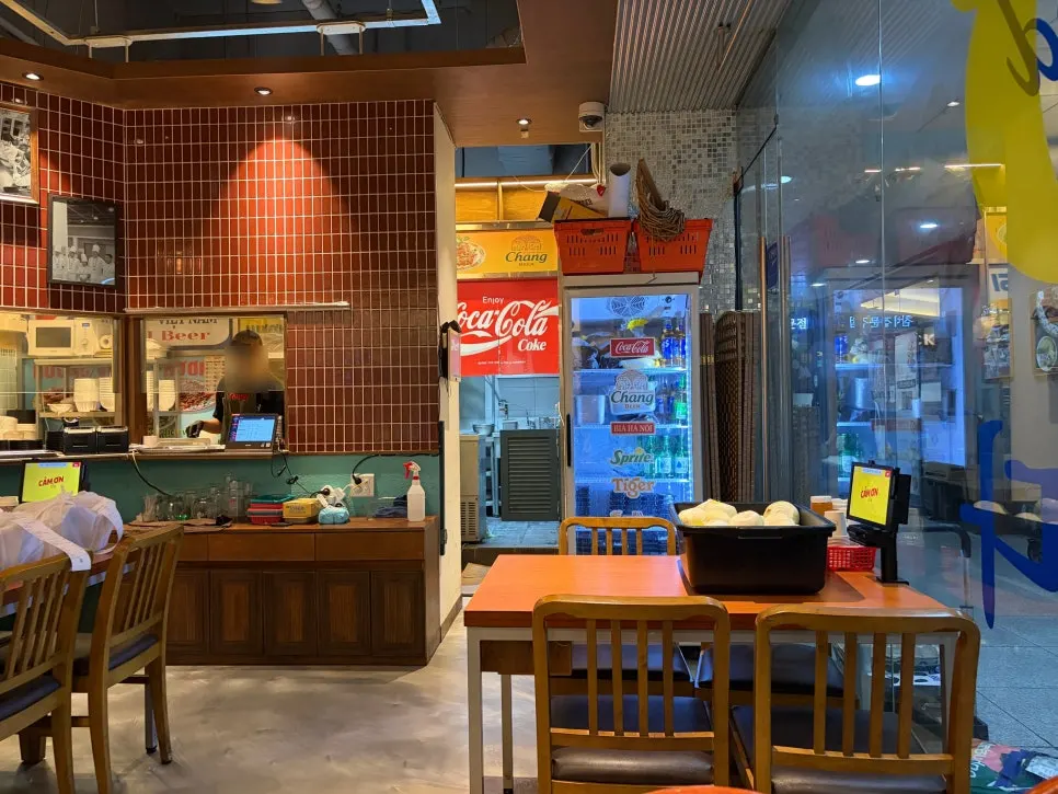 Table at Kkamon while waiting for food after ordering