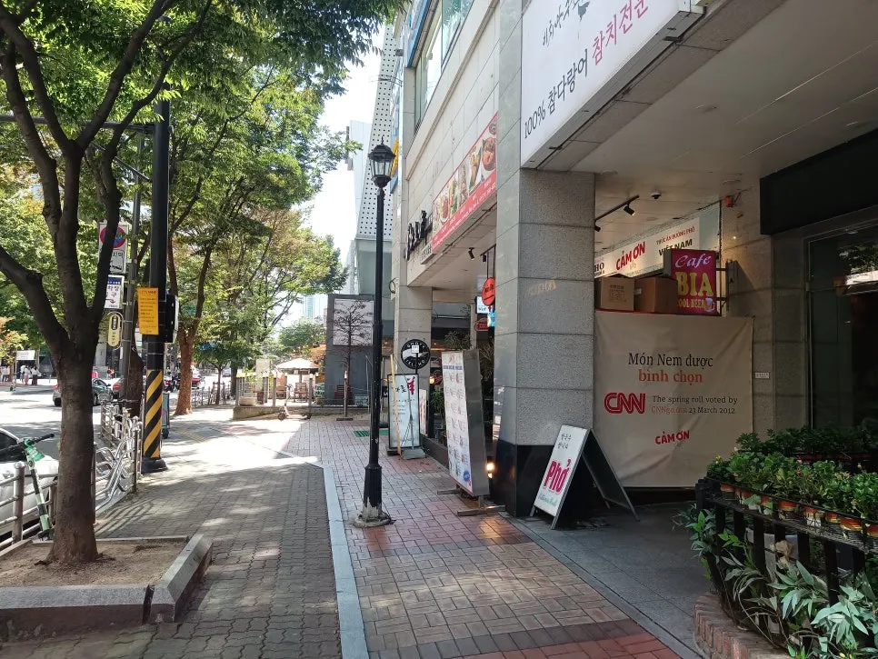 정자동 까몬 분당정자직영점이 있는 건물 외부