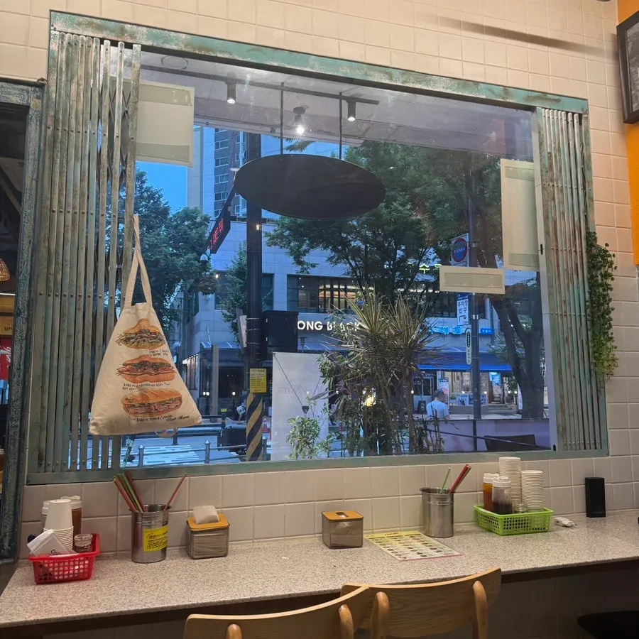 까몬 매장 구석 베트남 인테리어 소품