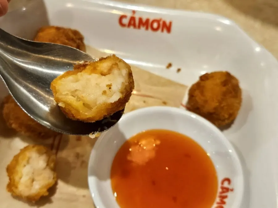Spicy sauce served with the fried chicken wings
