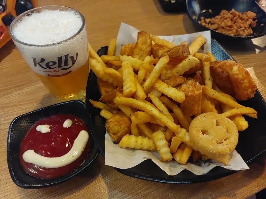 프렌치프라이와 웨지감자, 스마일 감자 접시