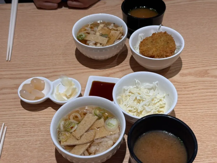강한초밥 기본 세팅된 테이블