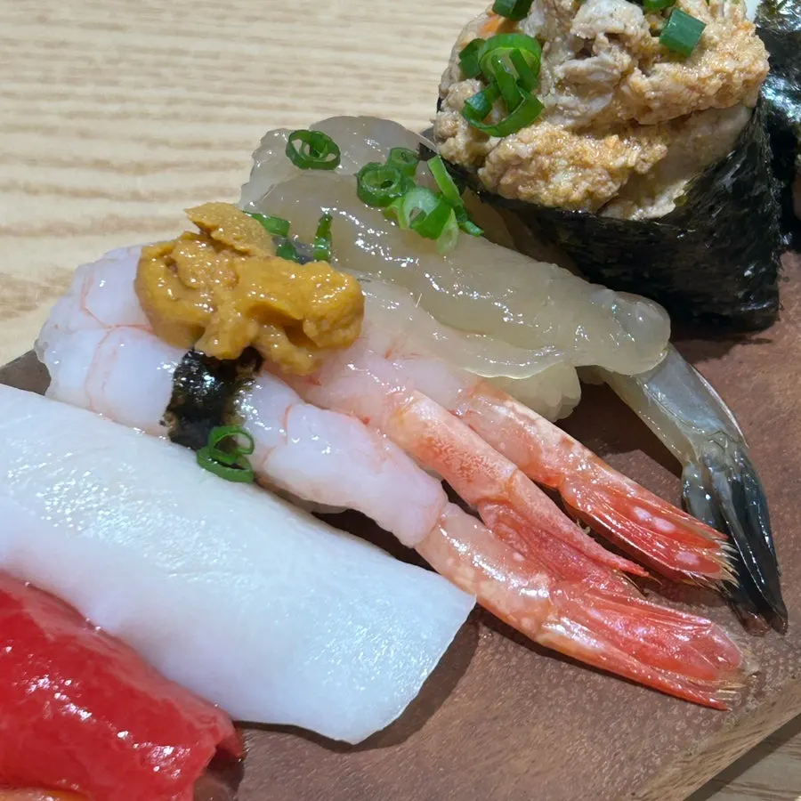 아마에비 단새우 세 마리 올린 초밥