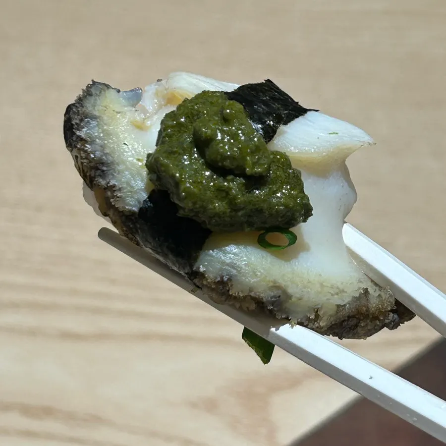 전복장소스와 쫀득한 전복초밥