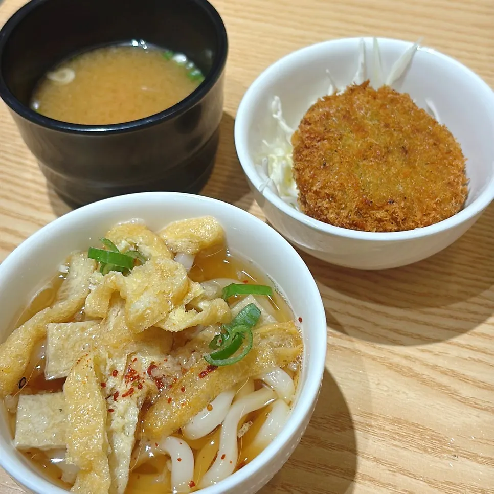 Complimentary croquette, udon and broth served as standard