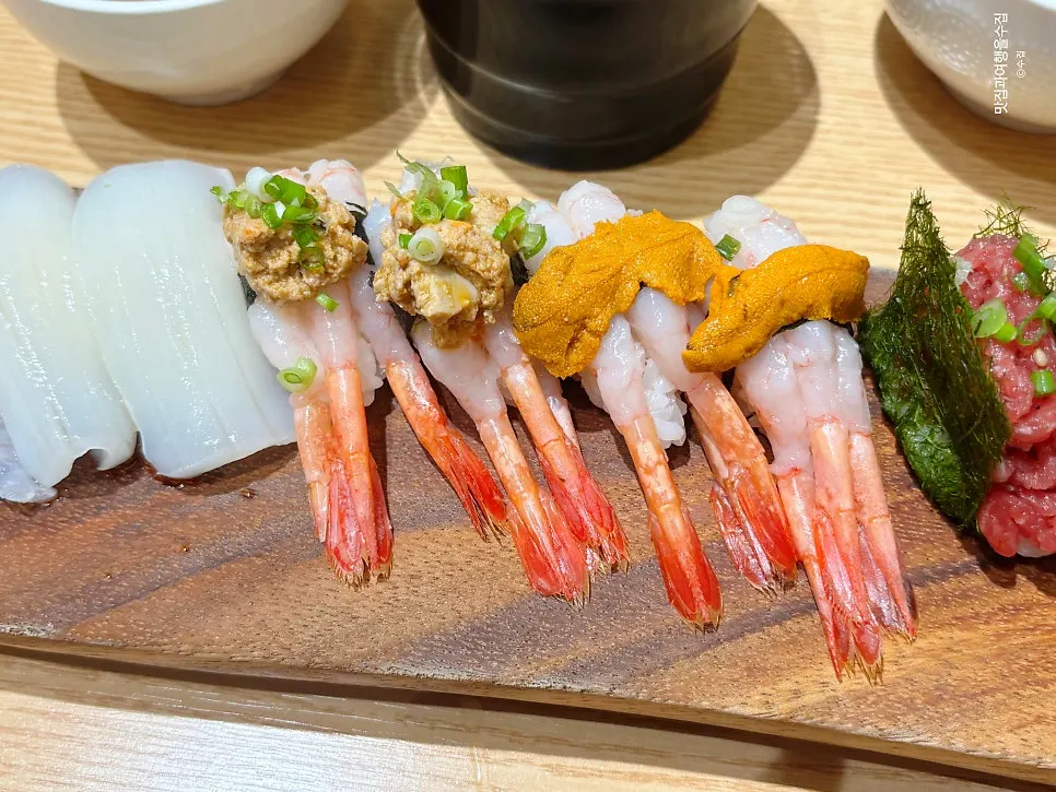 Monkfish liver sweet shrimp and uni sweet shrimp sushi