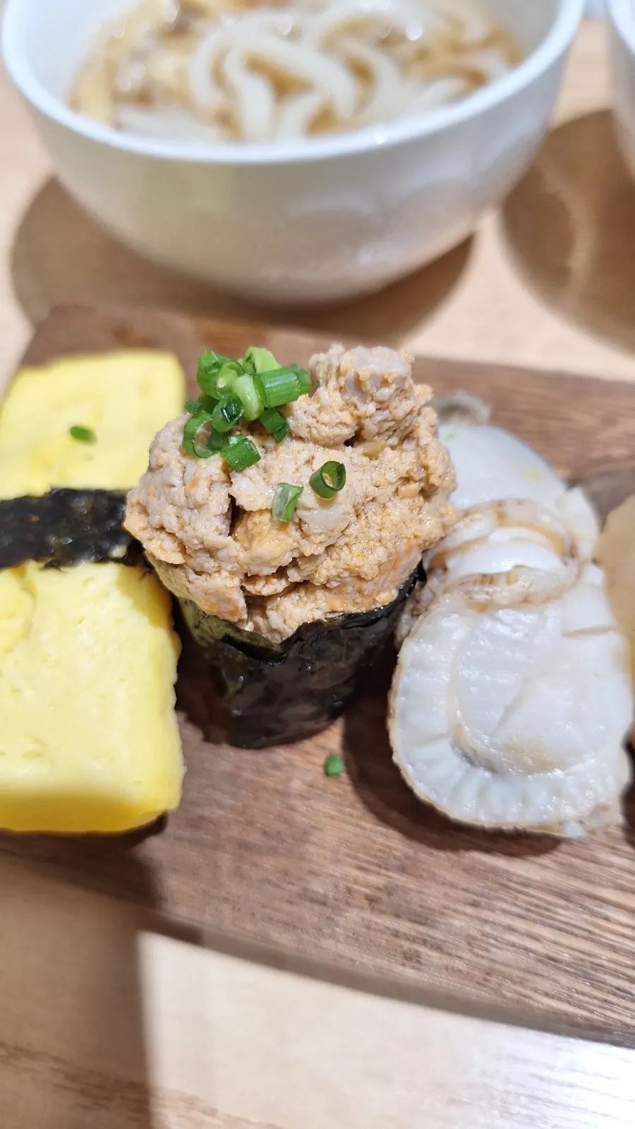 강한특초밥 초밥 한 점 클로즈업