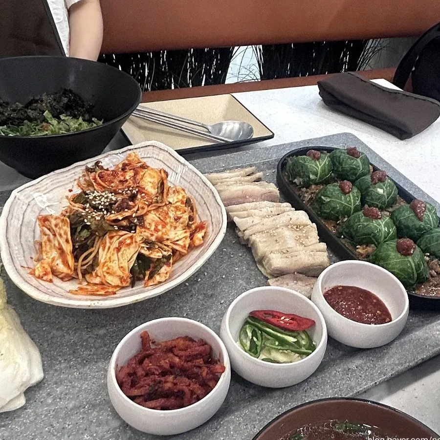Basic table setting with individual dishware at Gangmun