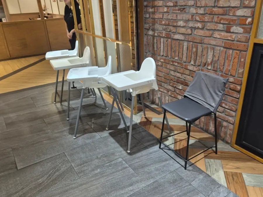 롯데백화점 부산본점 지하 1층 식당가 카렌 매장 입구