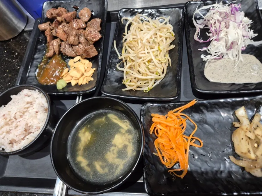 카렌 황제 갈비살 스테이크 한 상 구성