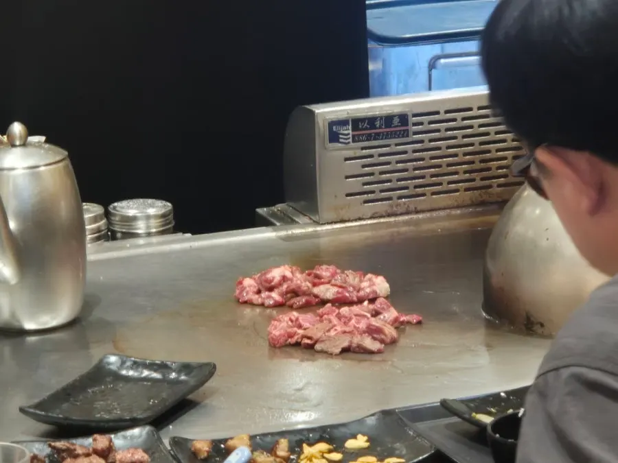 카렌에서 나눠 먹은 스테이크 접시