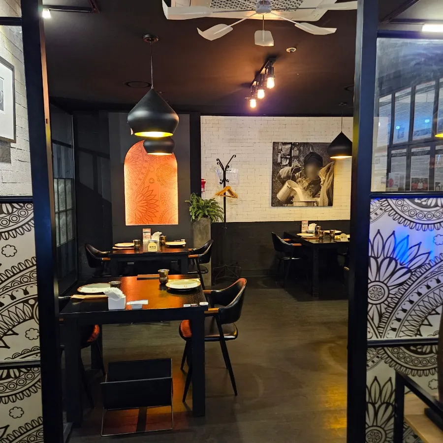 Table seating at Kari Bundang Jeongja Café Branch