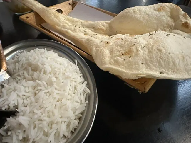 Plain naan and basmati rice