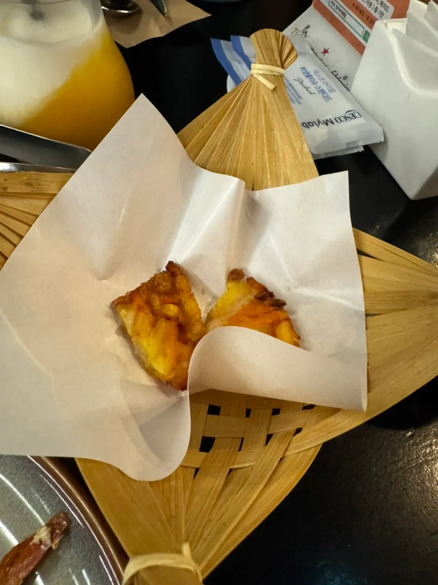 Freshly fried Indian-style vegetable pakora
