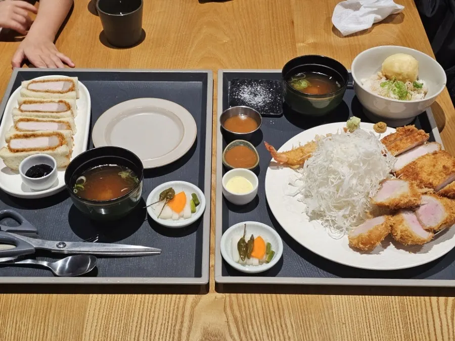카츠김선도 정식과 카츠산도 한 상