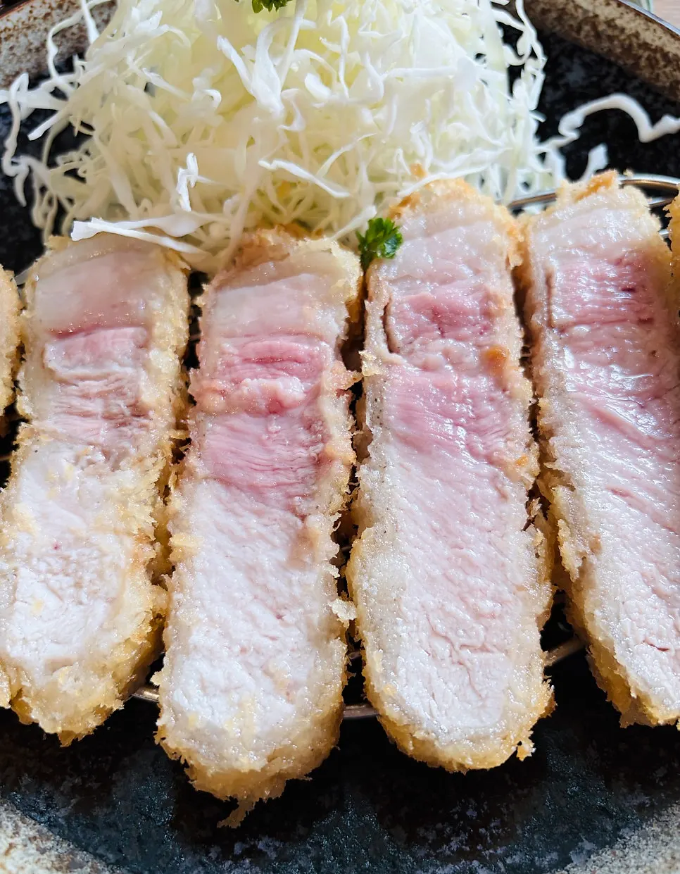 지방과 살코기가 섞인 특로스카츠