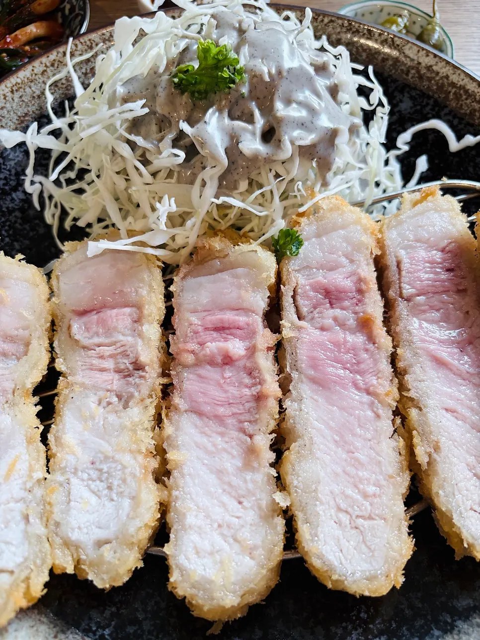 부드러운 특로스카츠 단면
