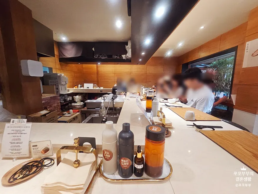 카츠키친 매장 입구 주변 모습
