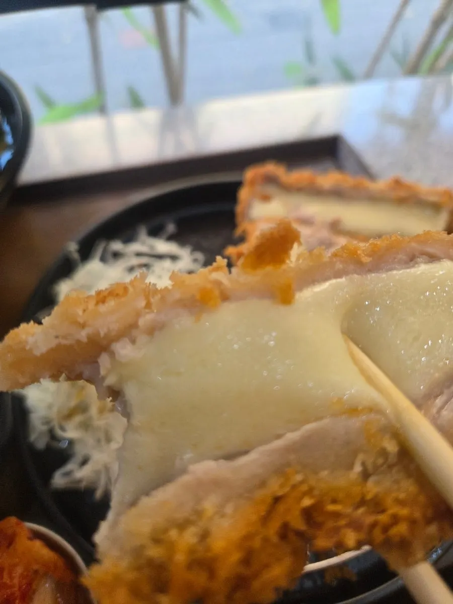 테이블 위 메뉴 설명 안내판