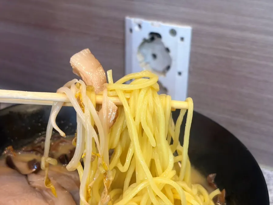 2인세트로 함께 차려진 카츠와 라멘 상차림
