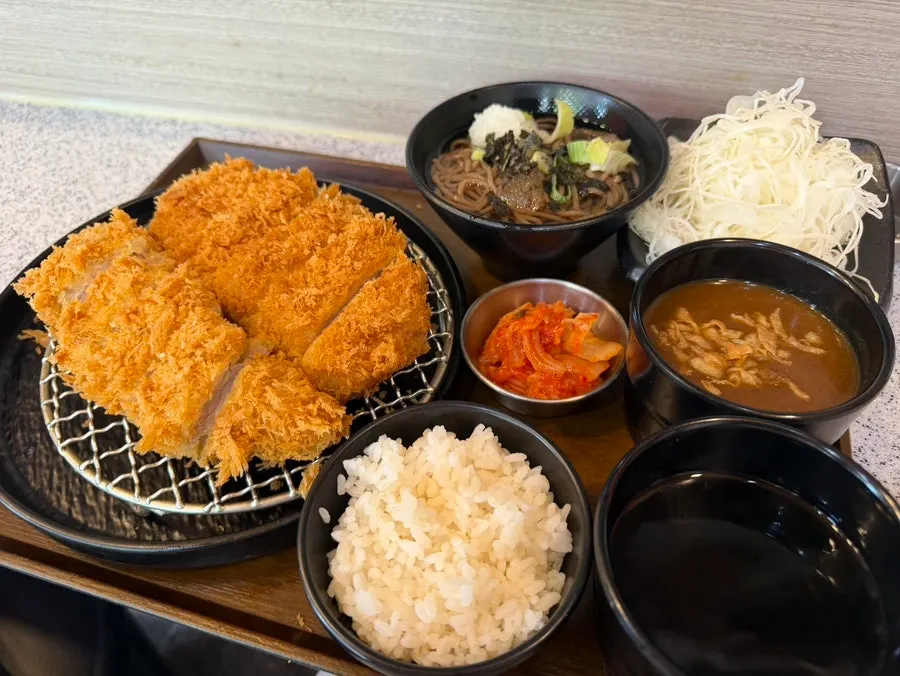 Full spread of the loin+fillet tonkatsu set