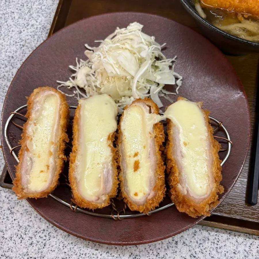 카츠몬스터 연남본점 치즈카츠 한 접시