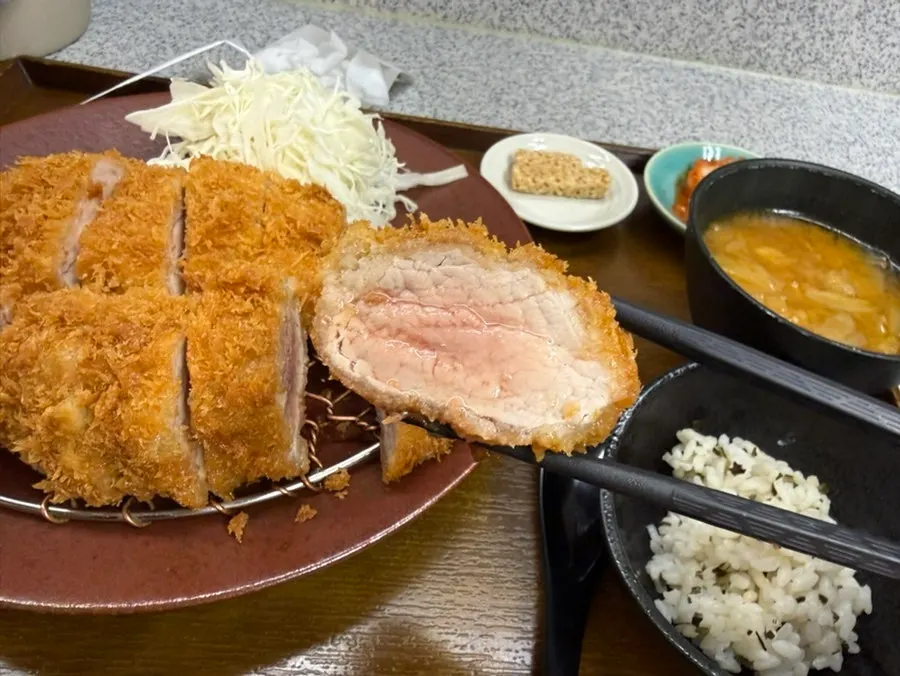 Cross-section of the fillet katsu showing thick meat and thin breading