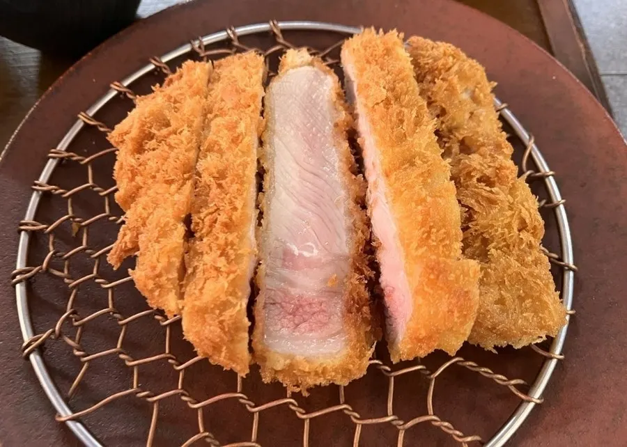Freshly fried rosukatsu plate