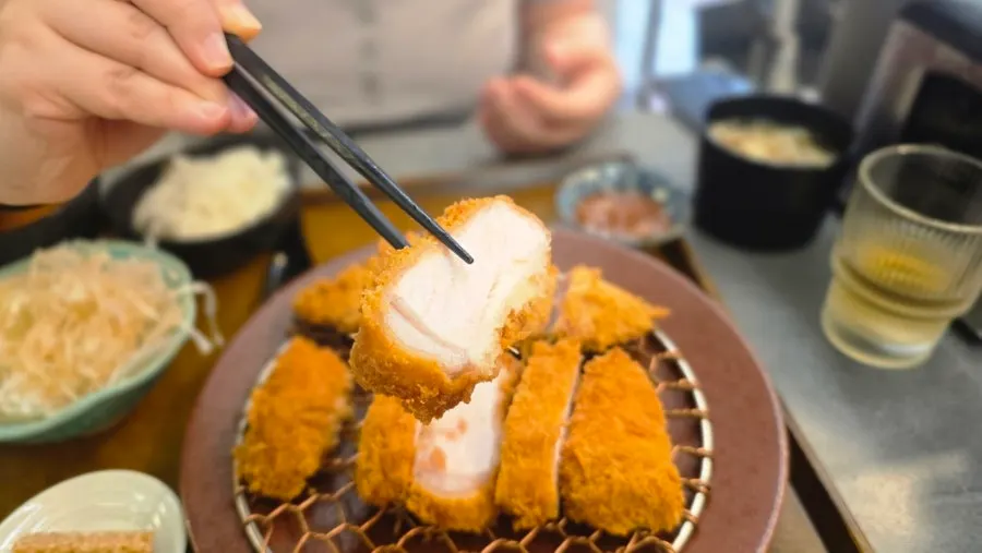 Potongan hire katsu (has dalam) yang terlihat penampangnya