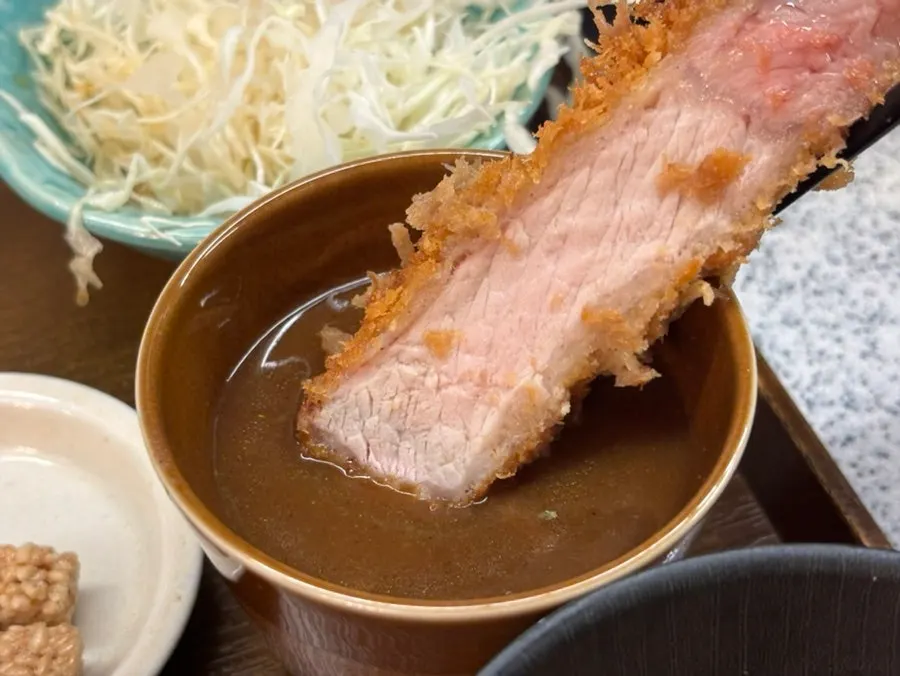매운카레에 곁들인 마지막 상로스카츠 한 점