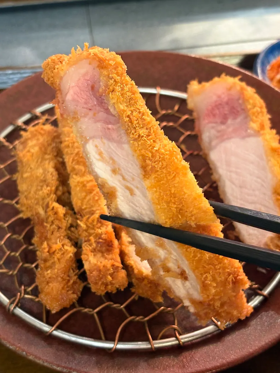 비계 부분이 보이는 상로스카츠 단면