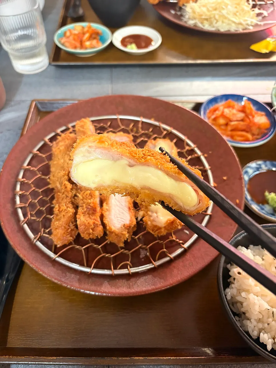치즈가 늘어나는 카츠몬스터 치즈카츠