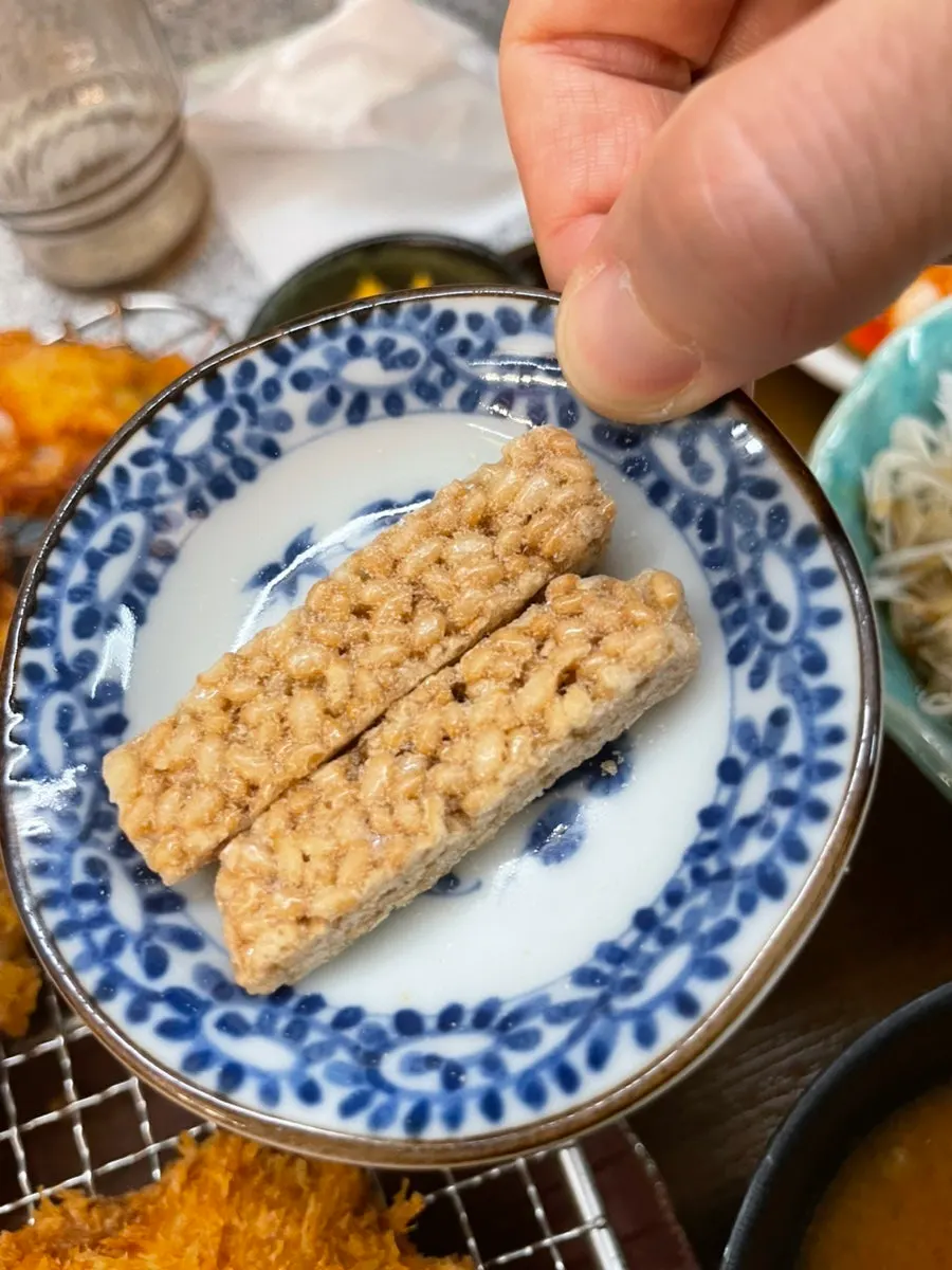 후식으로 함께 나온 강정