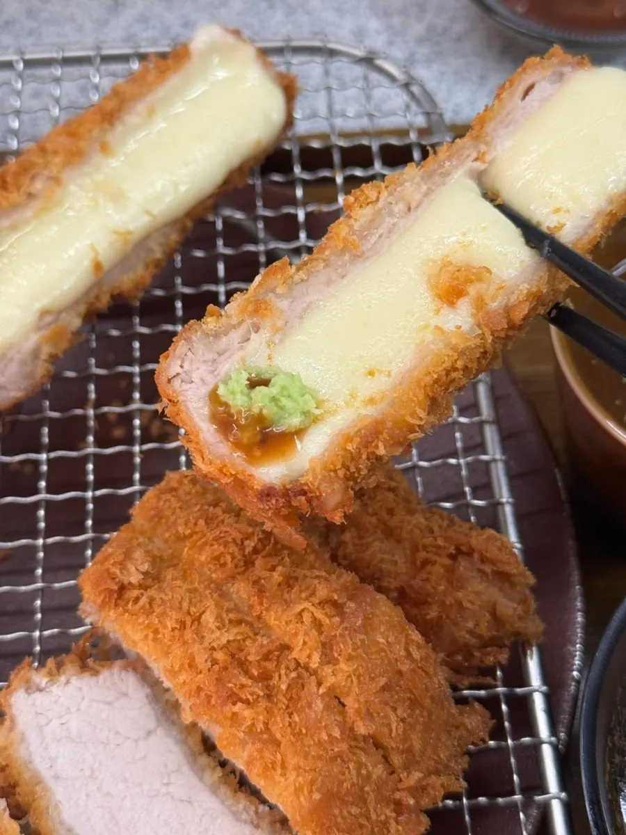 Cheese katsu made with whole mozzarella
