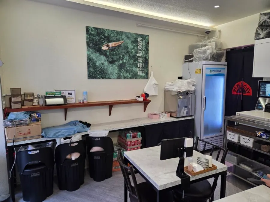 Casual dining hall atmosphere at Katsu Monster Yeonsinnae Branch