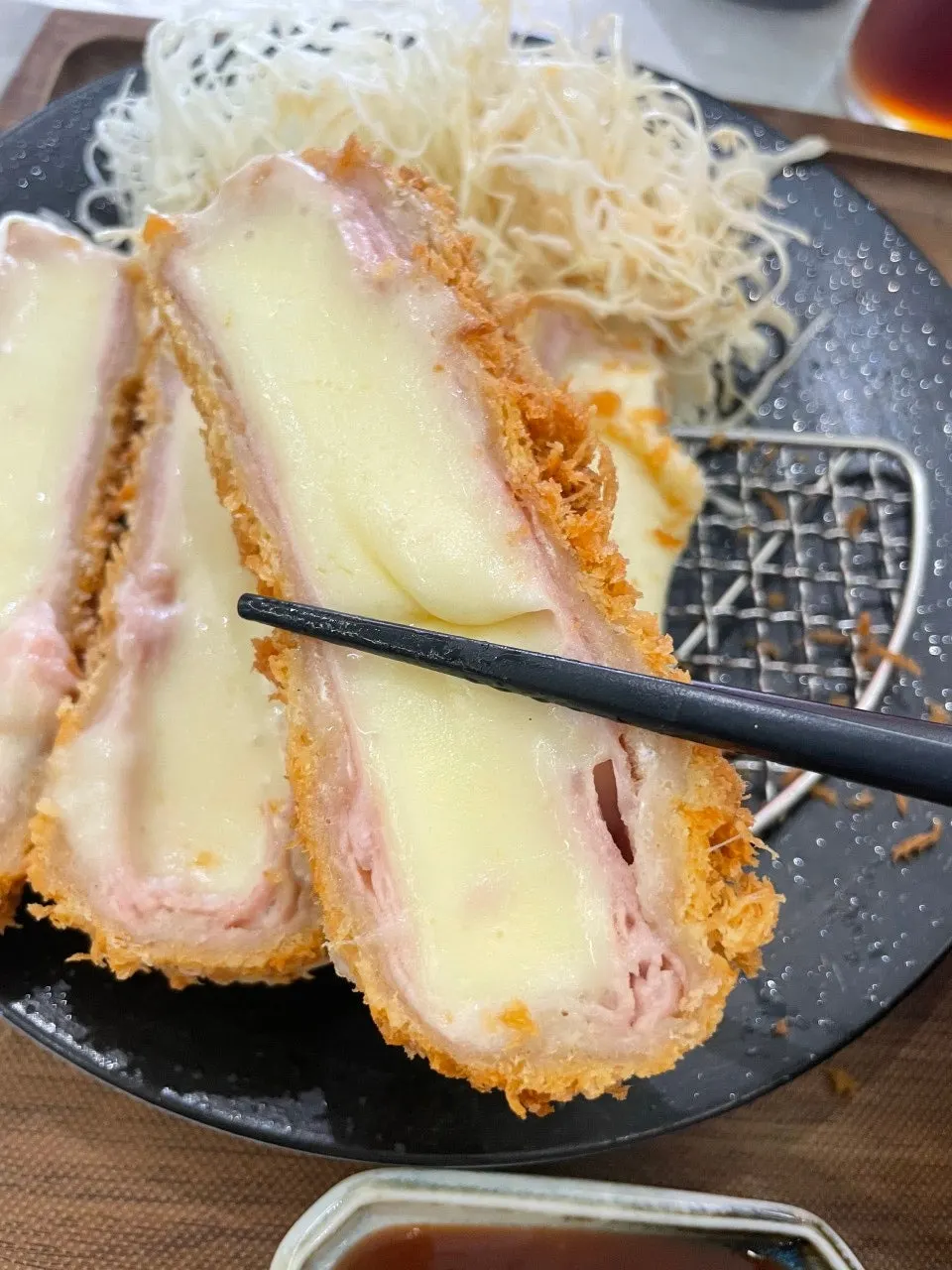 혼밥하기 좋은 카츠몬스터 연신내점 테이블