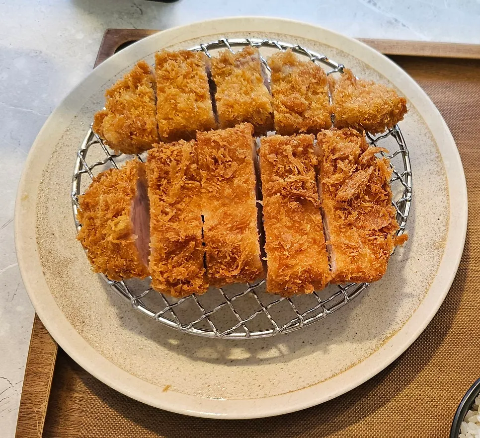 모듬카츠 등심 단면 클로즈업