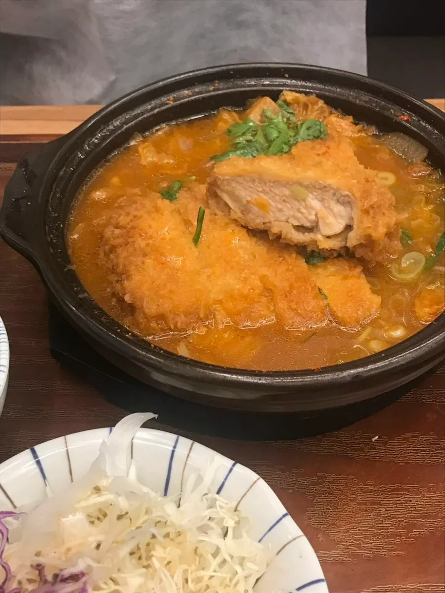 얼큰한 국물의 김치 카츠나베