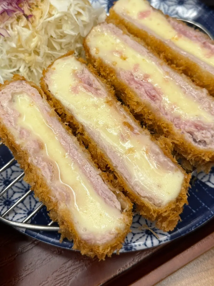 Cross-section of the mozzarella cheese katsu