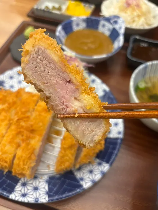 Cross-section of the thick-cut loin katsu
