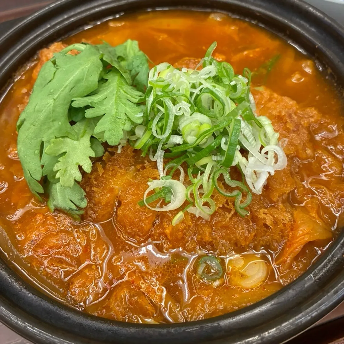 スープが控えめなキムチカツ鍋