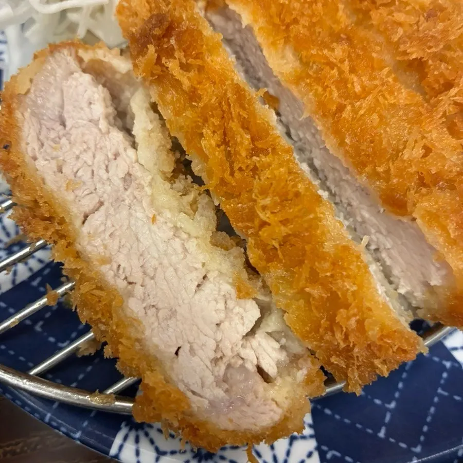 サクサクの衣のロツカツ断面