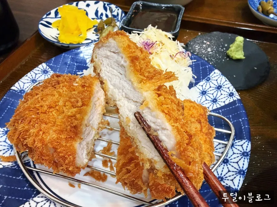 소금에 찍어 먹는 로스카츠