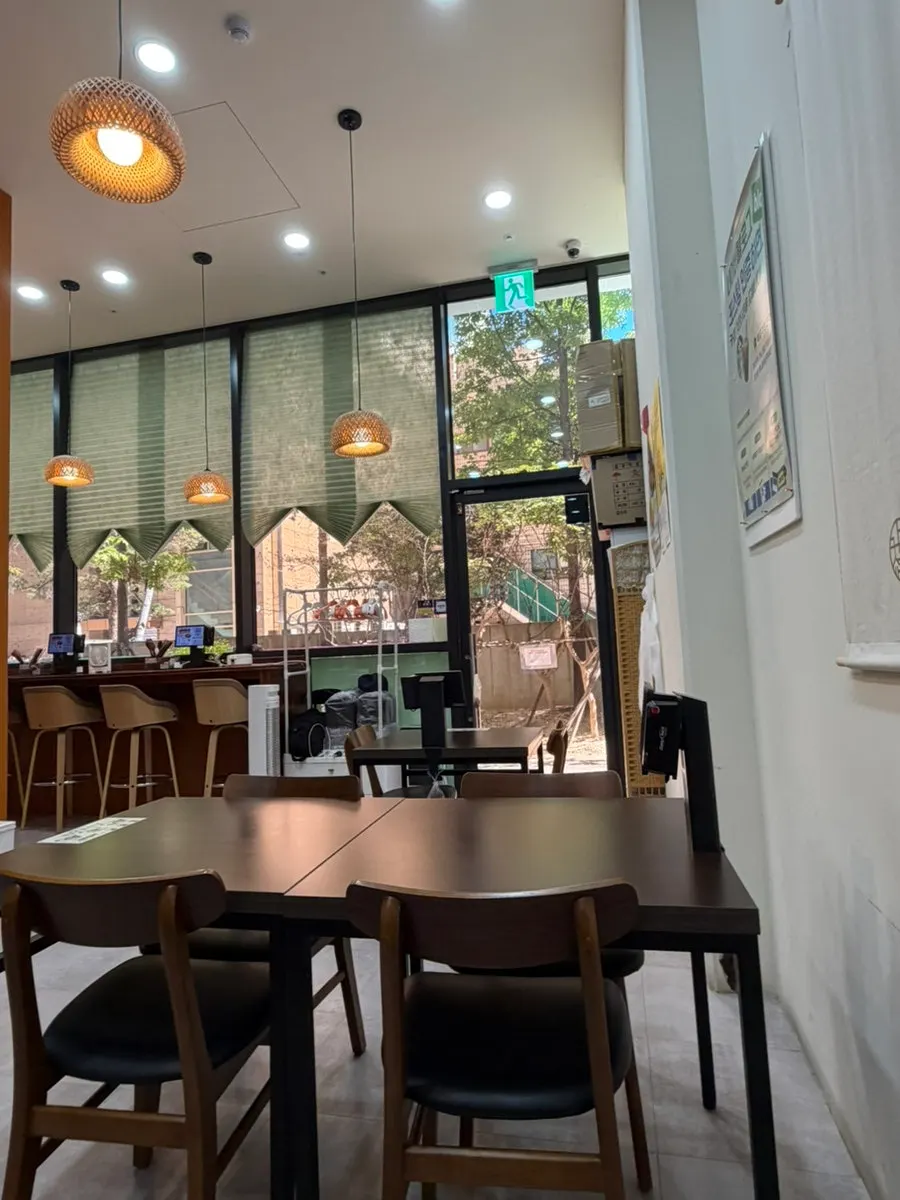 Neatly arranged tables inside Katsu Shokudou Suyu